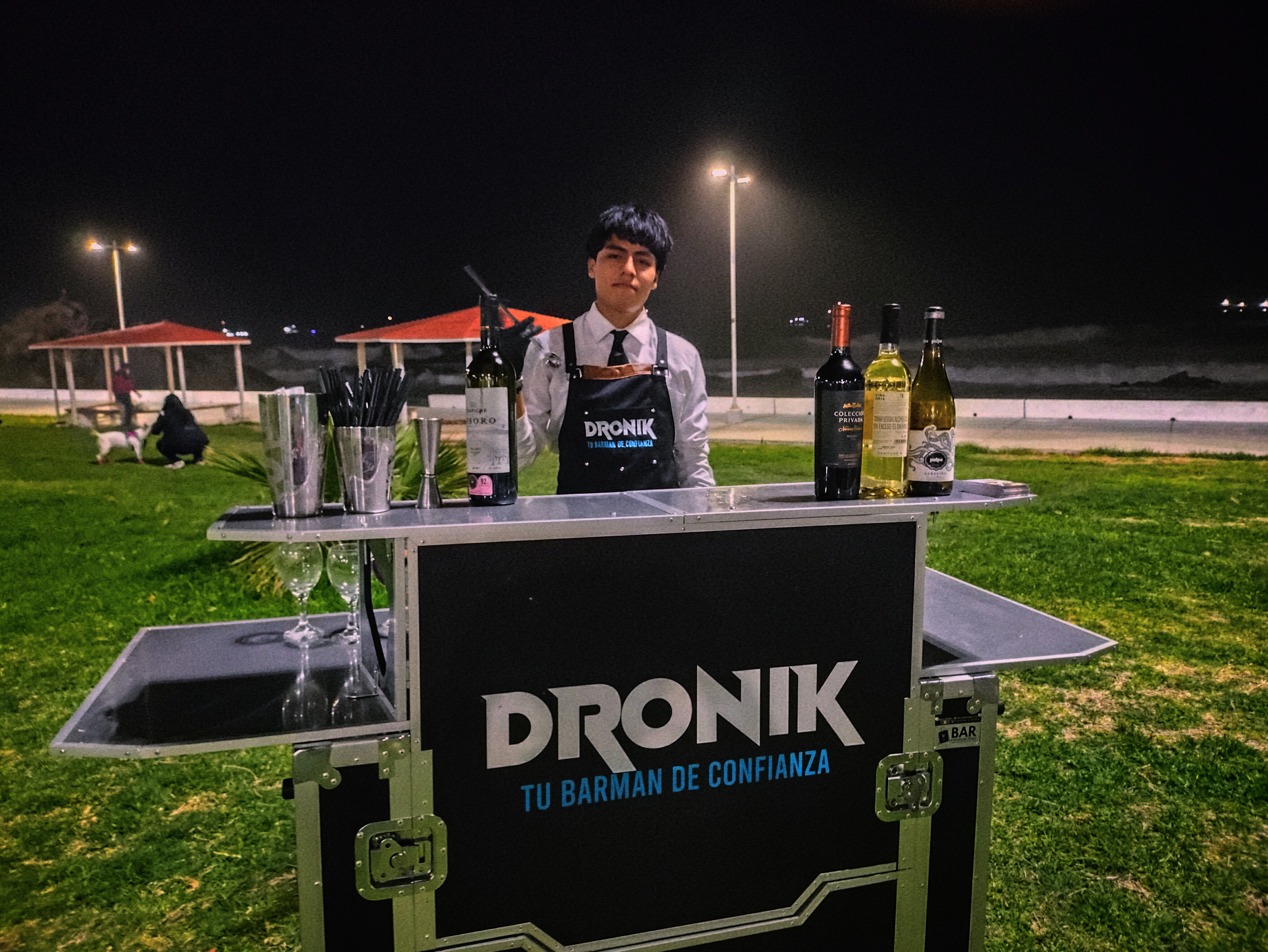 Coctelería exclusiva – DRONIK